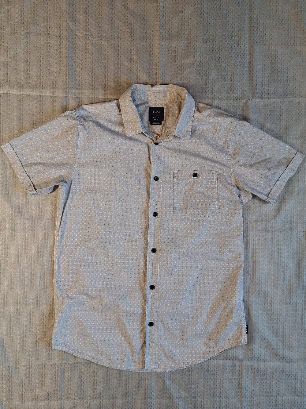 RVCA Men’s Short-Sleeve Button-Up Shirt in Light Gray